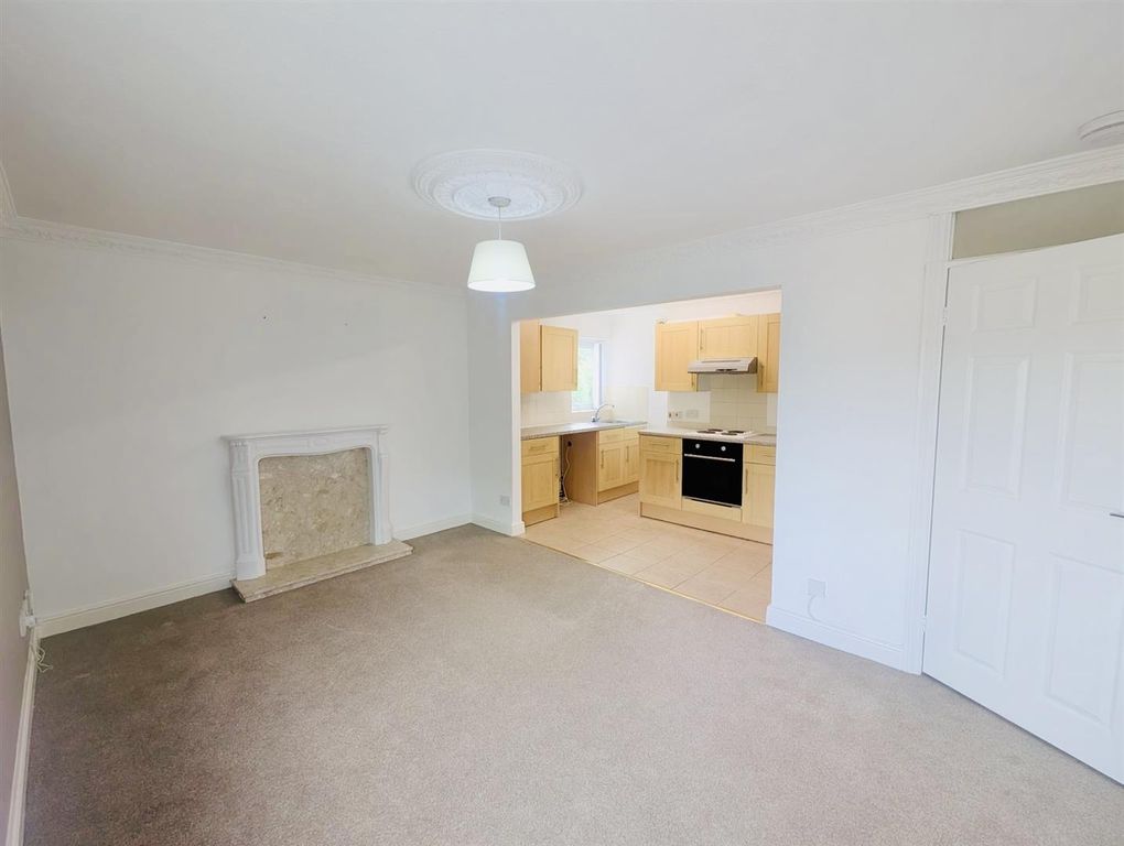 Property photo 2 of 8 A17Cfe09-A6Cb-4E10-B34E-042E6160Cdd9.Jpg