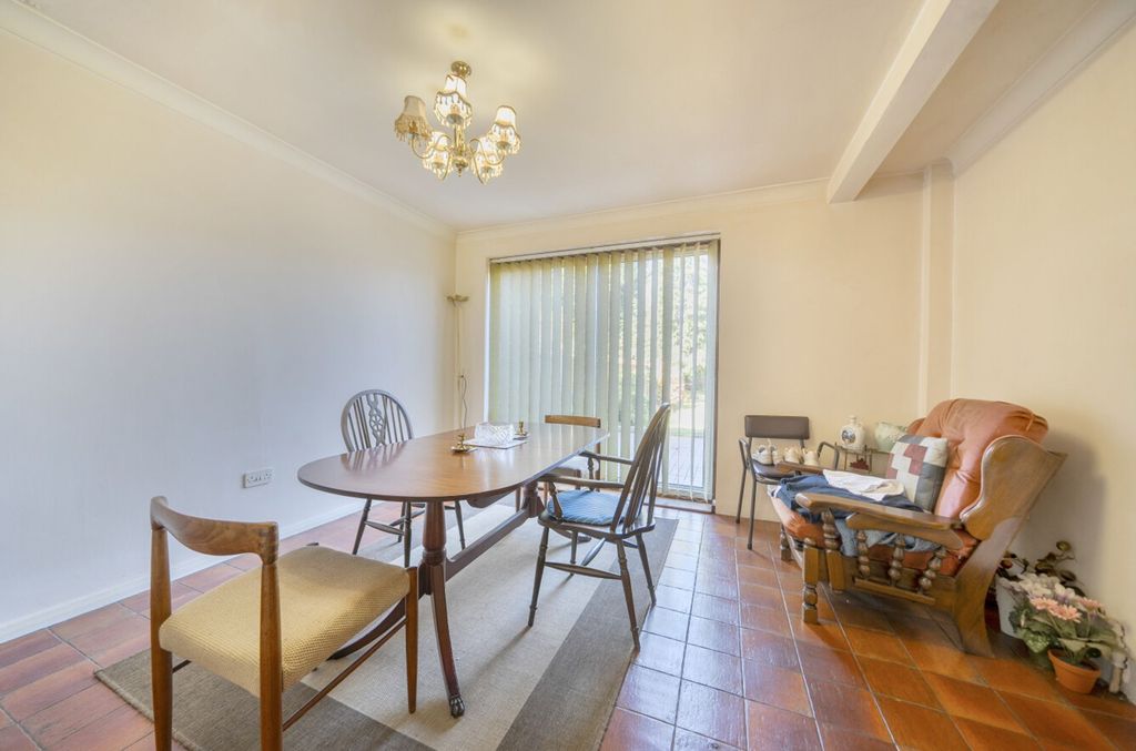 Property photo 3 of 14 Dining Room