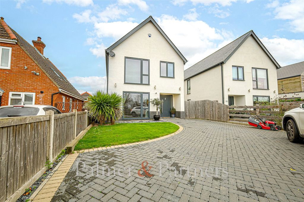 Property photo 1 of 19 External