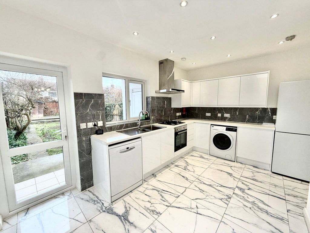 Property photo 2 of 12 Gallery