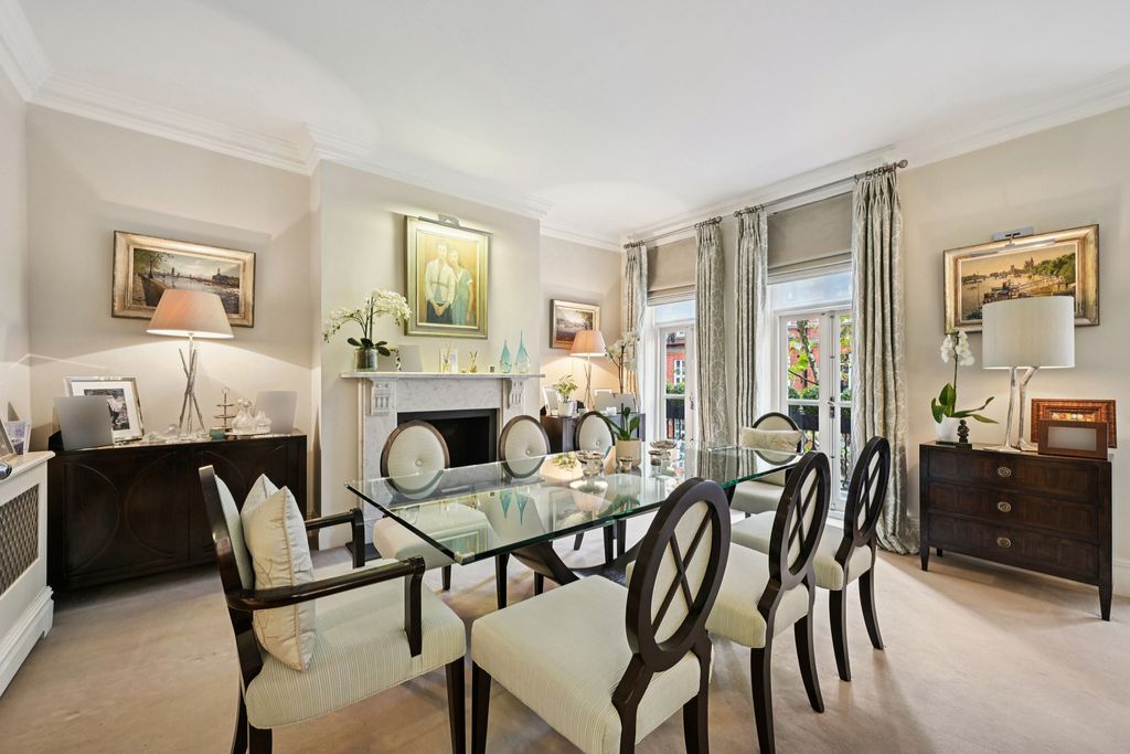 Property photo 3 of 18 Reception