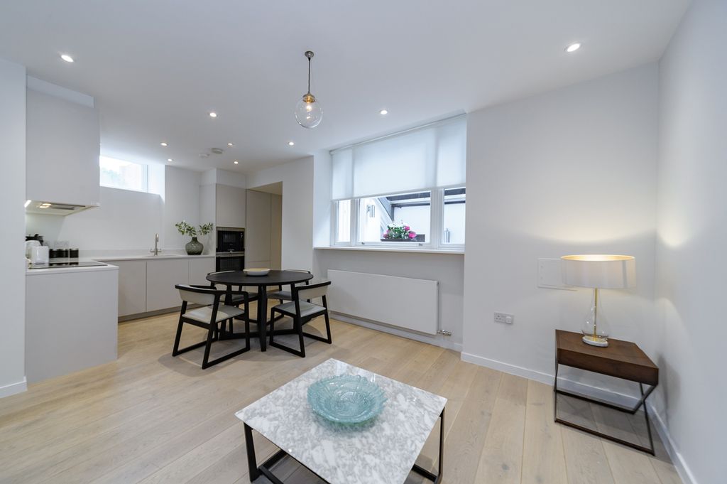 Property photo 1 of 14 Photo 10