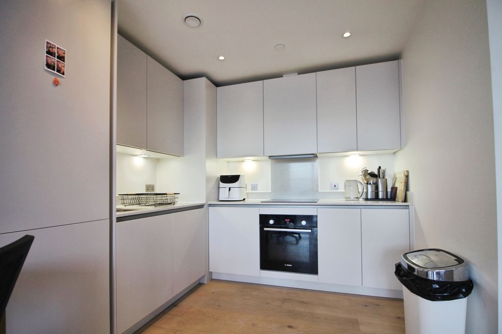 Property photo 2 of 17 Kitchen