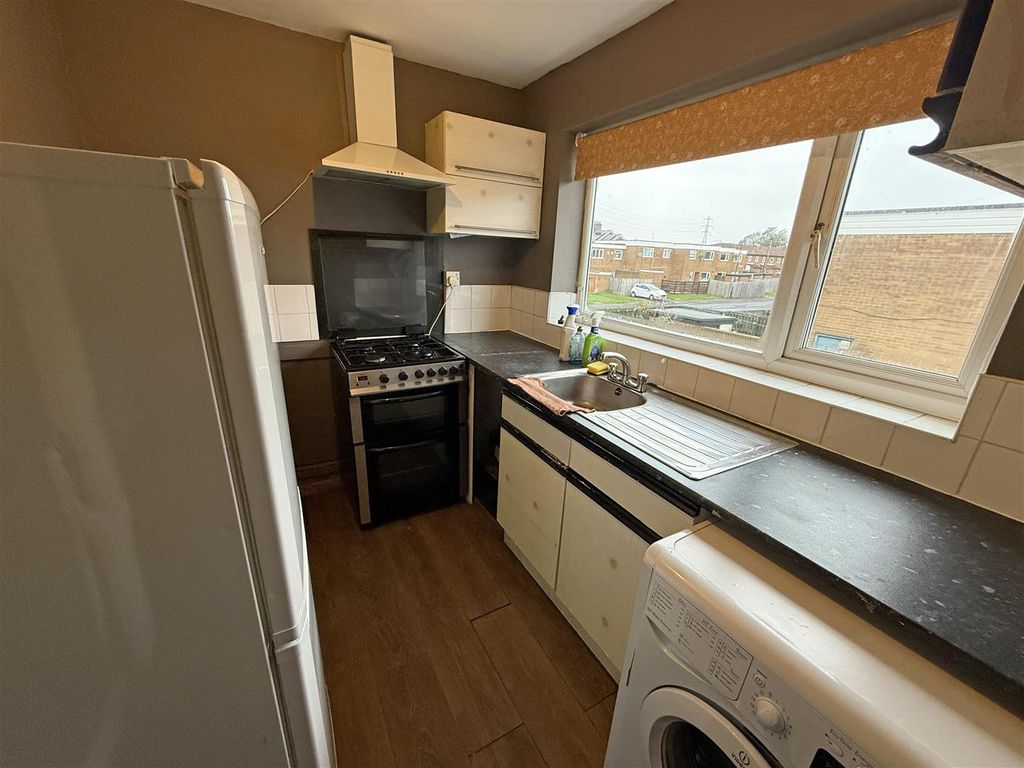 Property photo 3 of 7 Kitchen.Jpg