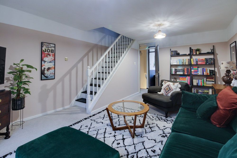 Property photo 1 of 8 Living Room