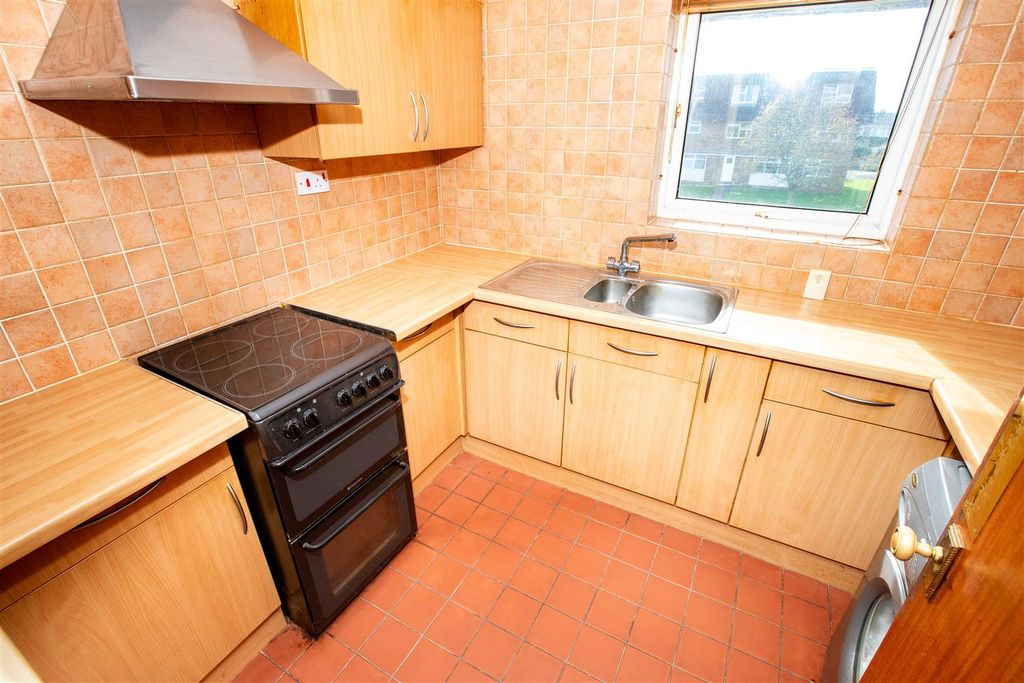 Property photo 2 of 9 Westlake-05.Jpg