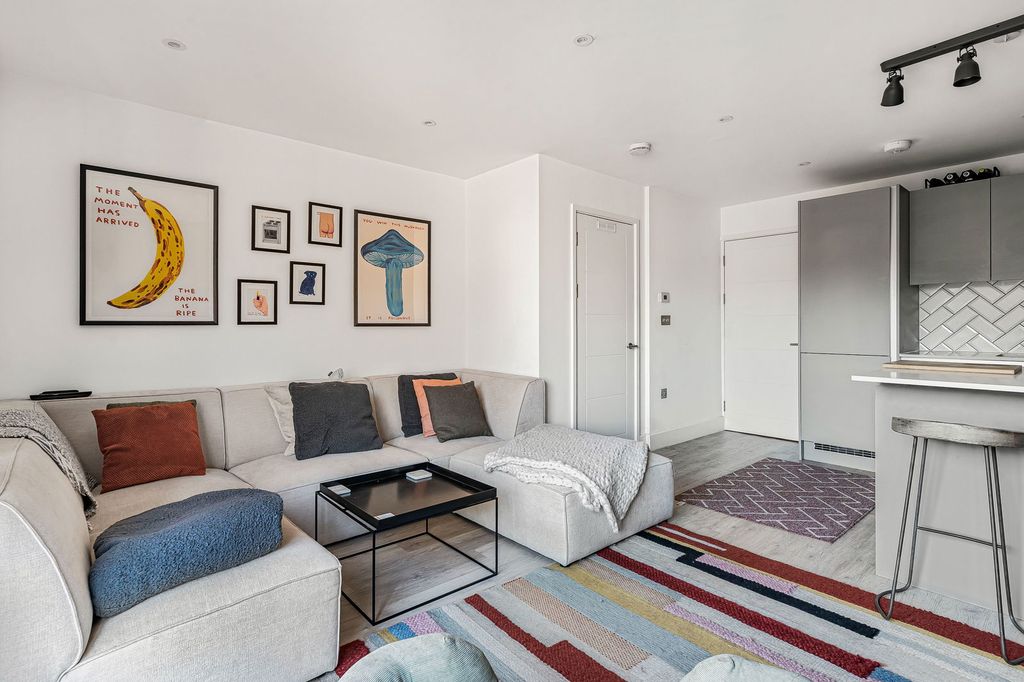 Property photo 2 of 16