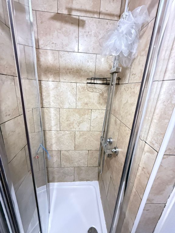 Property photo 2 of 33
