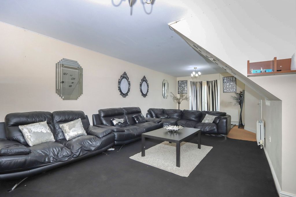 Property photo 3 of 20 Img_9205