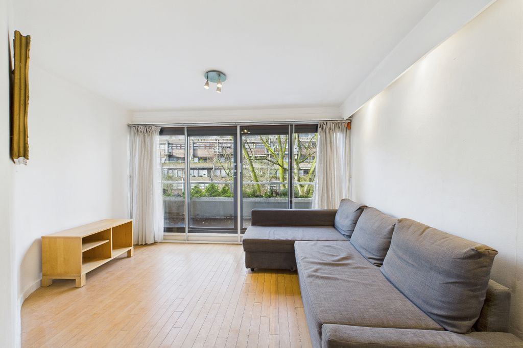 Property photo 3 of 11