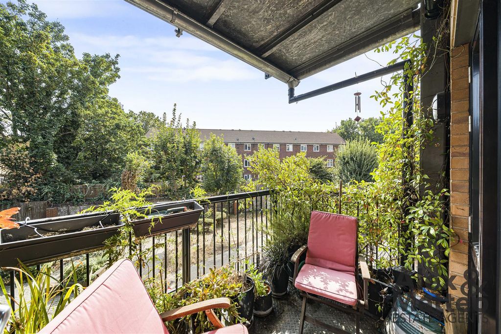Property photo 3 of 19 Kite House