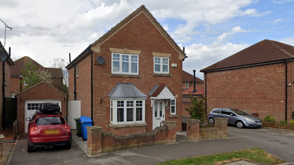 Property photo 1 of 12