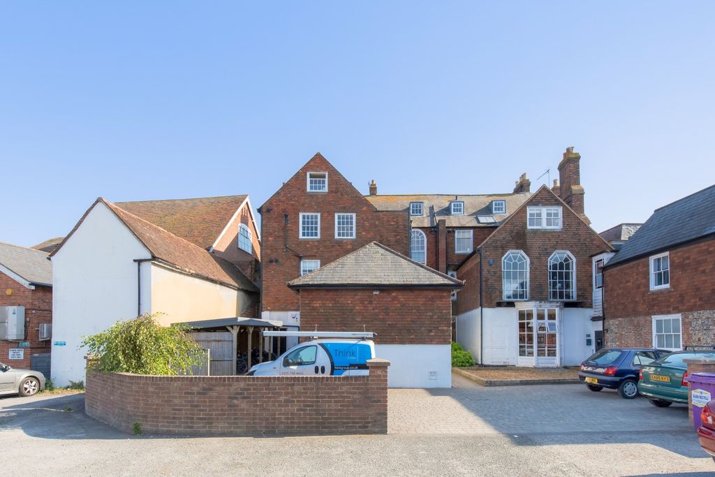 Property photo 1 of 9 4772820