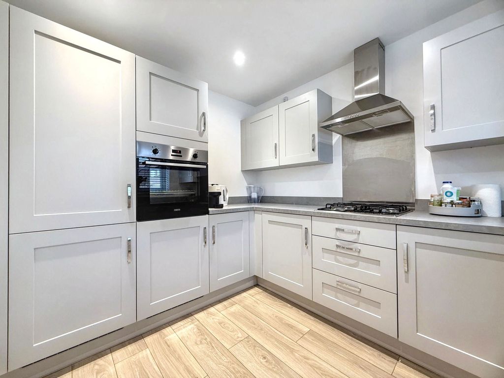 Property photo 3 of 26