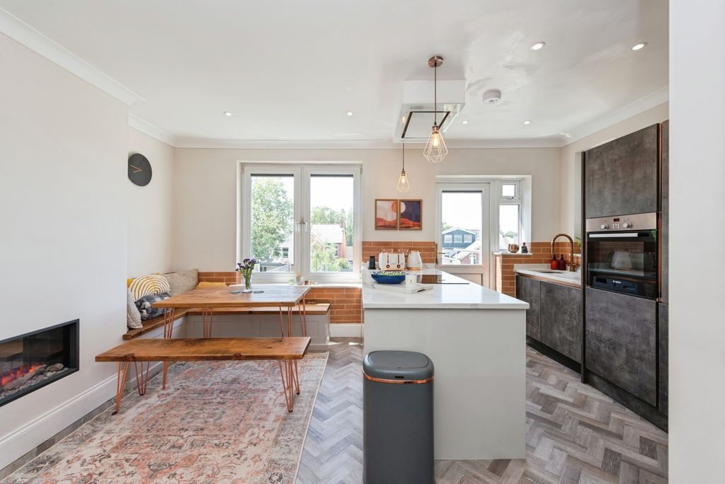 Property photo 3 of 20 Kitchen/Diner
