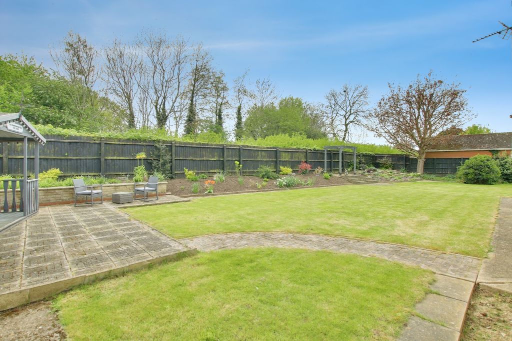 Property photo 3 of 25