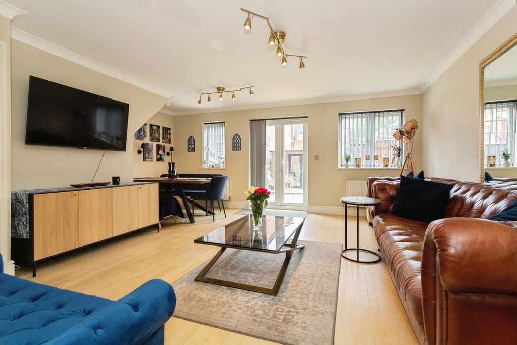 Property photo 2 of 24