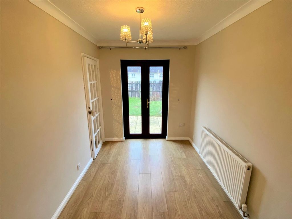 Property photo 3 of 11 47 Tremear Green Dining Room
