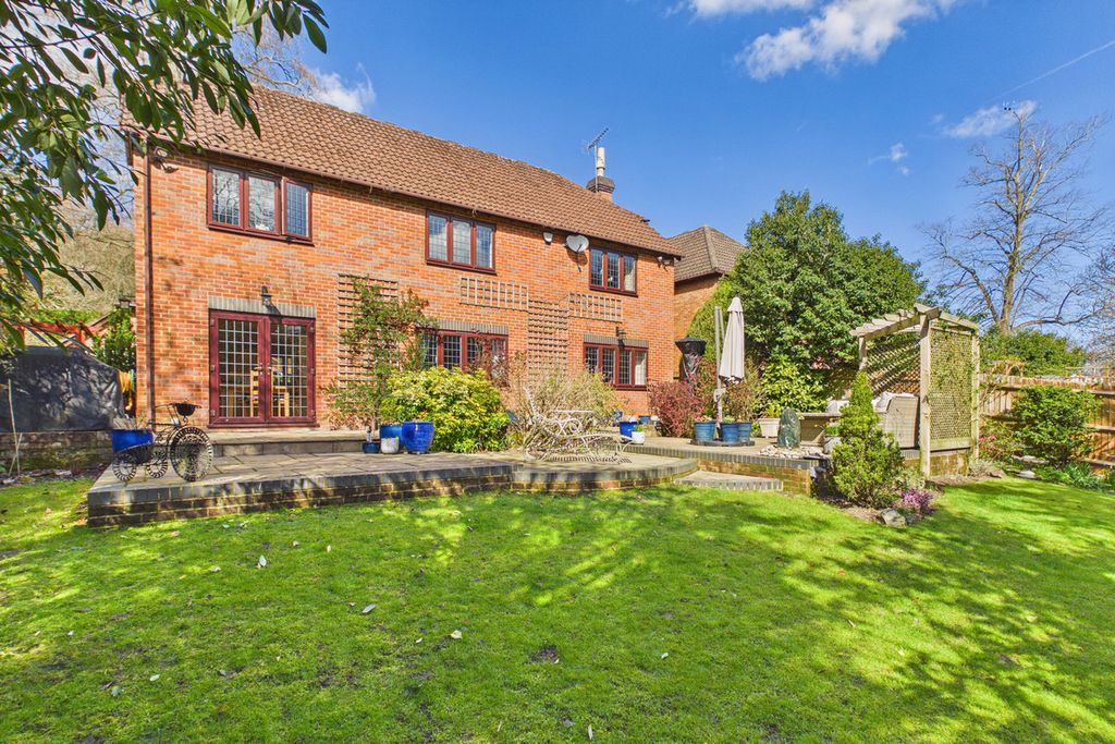 Property photo 3 of 31