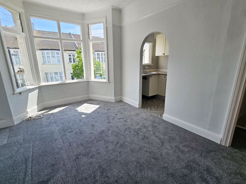 Property photo 2 of 5 Photo 4