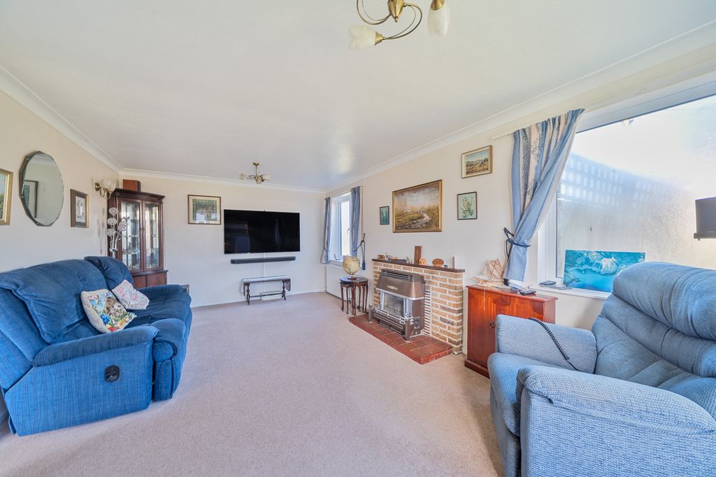 Property photo 3 of 24