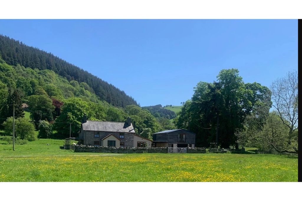 Property photo 2 of 44