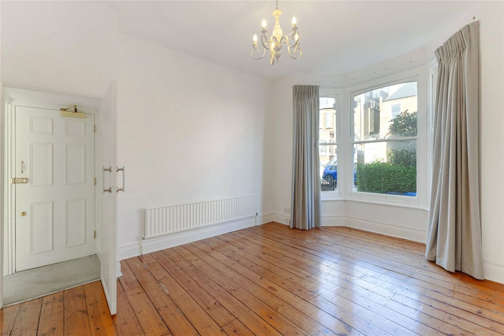 Property photo 3 of 14 Picture No. 07