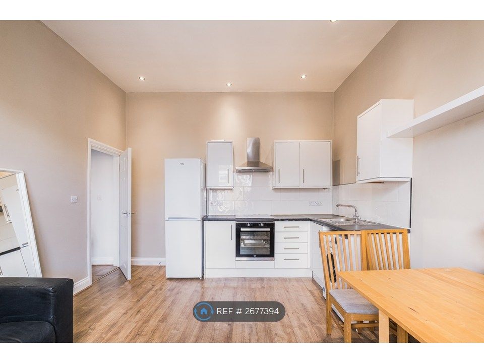 Property photo 2 of 9 Kitchen