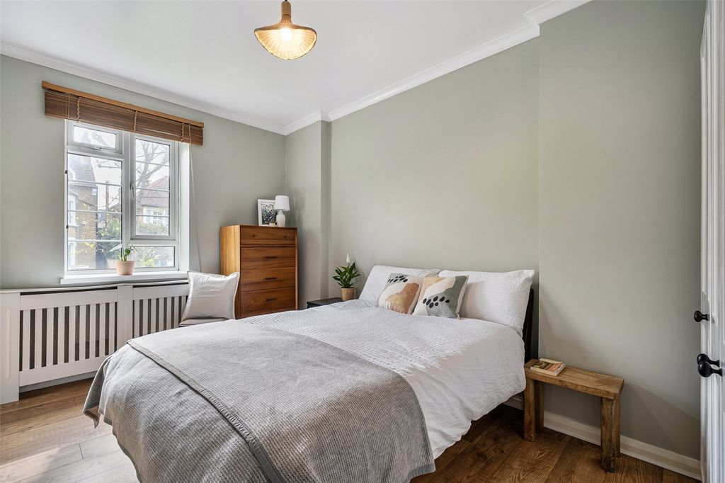 Property photo 3 of 19 Bedroom