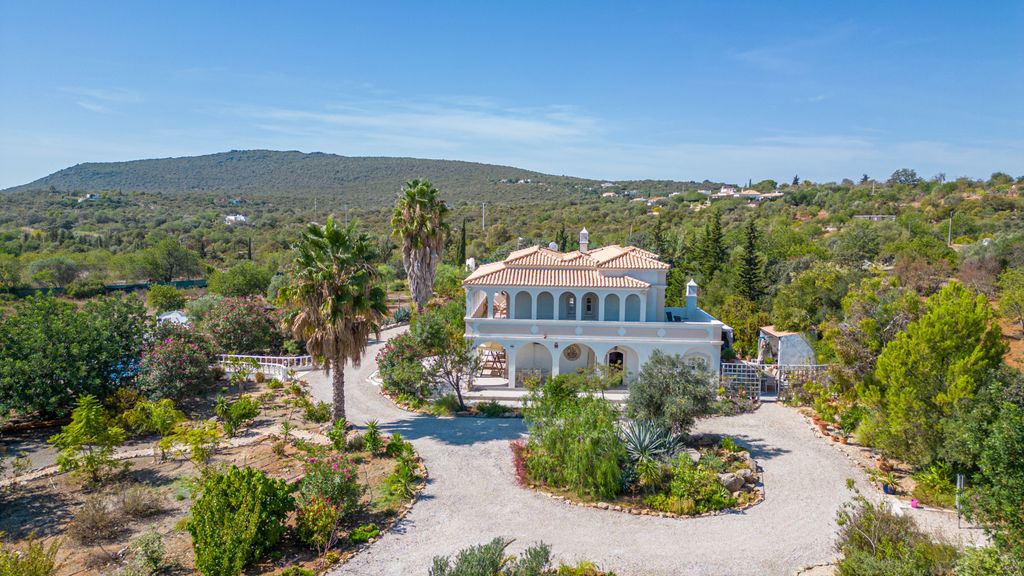 Property photo 2 of 50