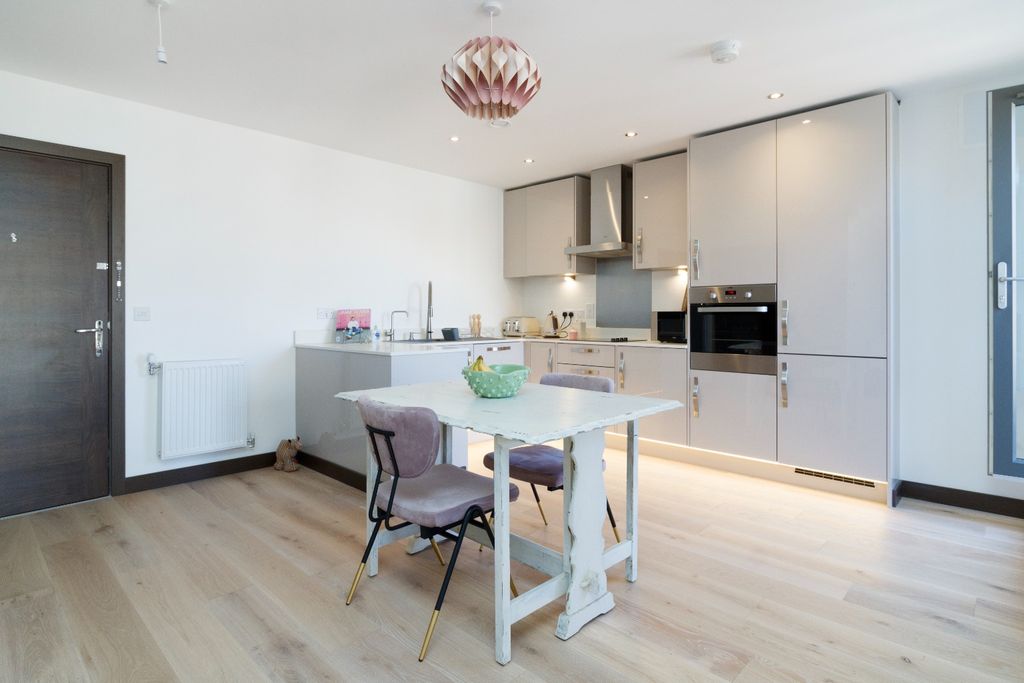Property photo 3 of 13 44348610