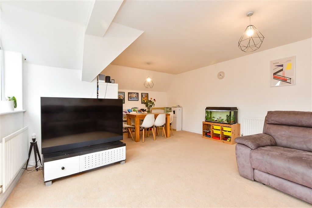 Property photo 2 of 4 Lounge/Diner