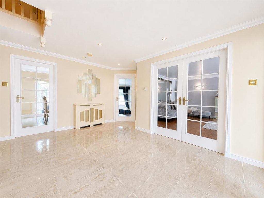 Property photo 3 of 42 Entrance