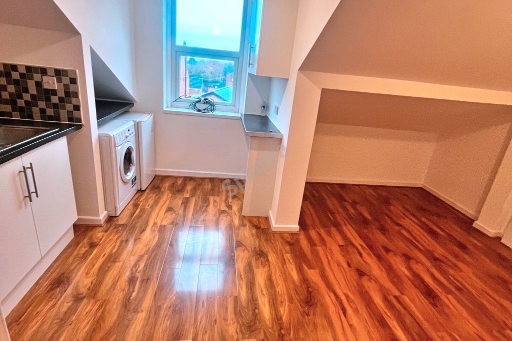 Property photo 3 of 6 Gallery