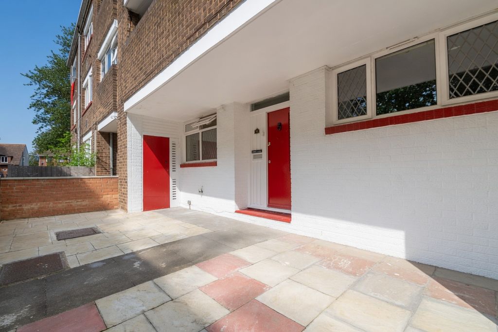 Property photo 2 of 8