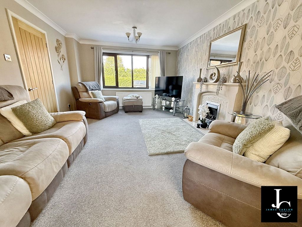 Property photo 2 of 21