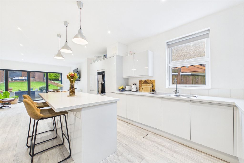 Property photo 2 of 12 Picture No. 34