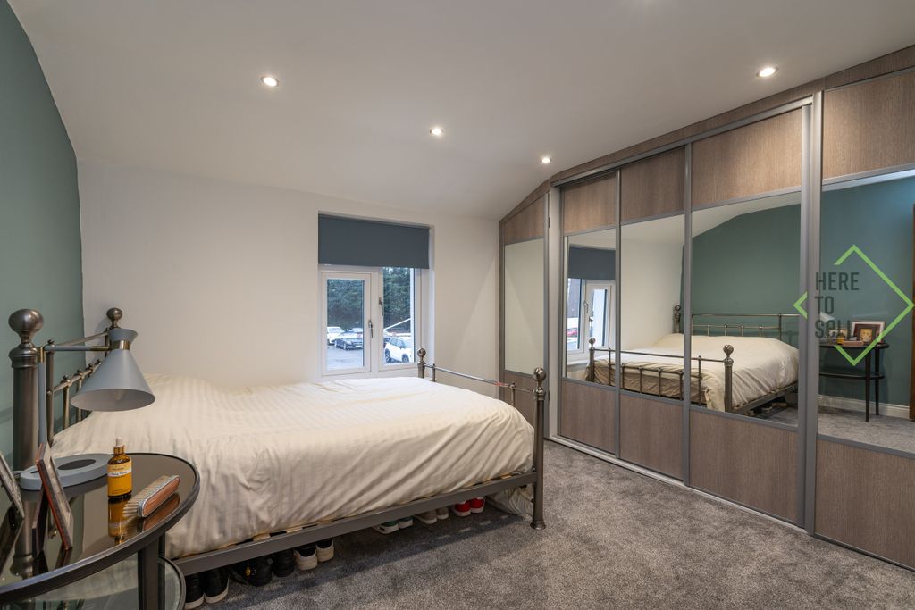 Property photo 3 of 18 27 Lodge Lane N12 8Jg-4