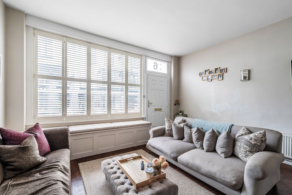 Property photo 3 of 33 26-High-Street-44