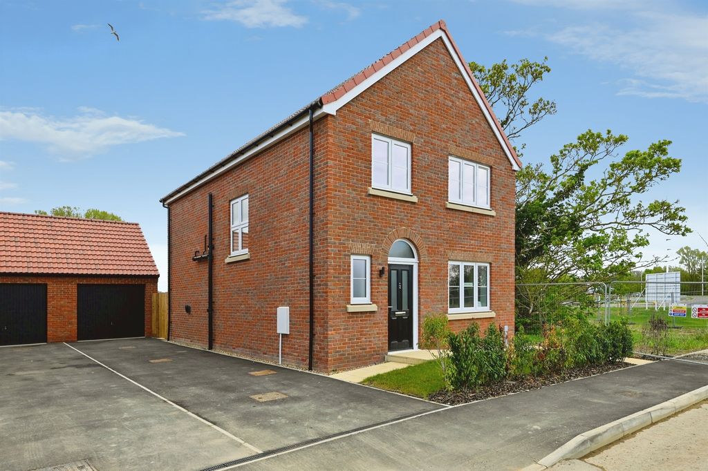 Property photo 1 of 18