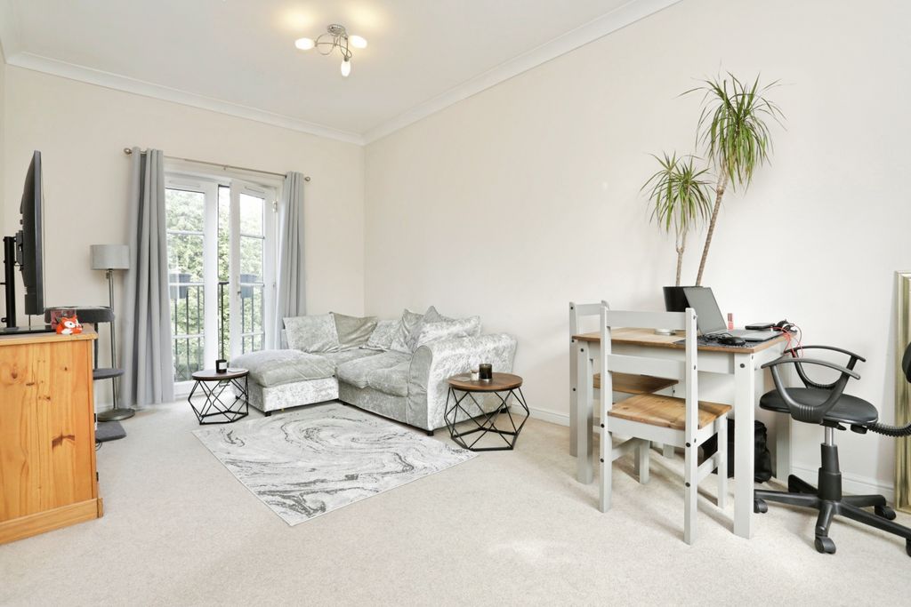 Property photo 3 of 12