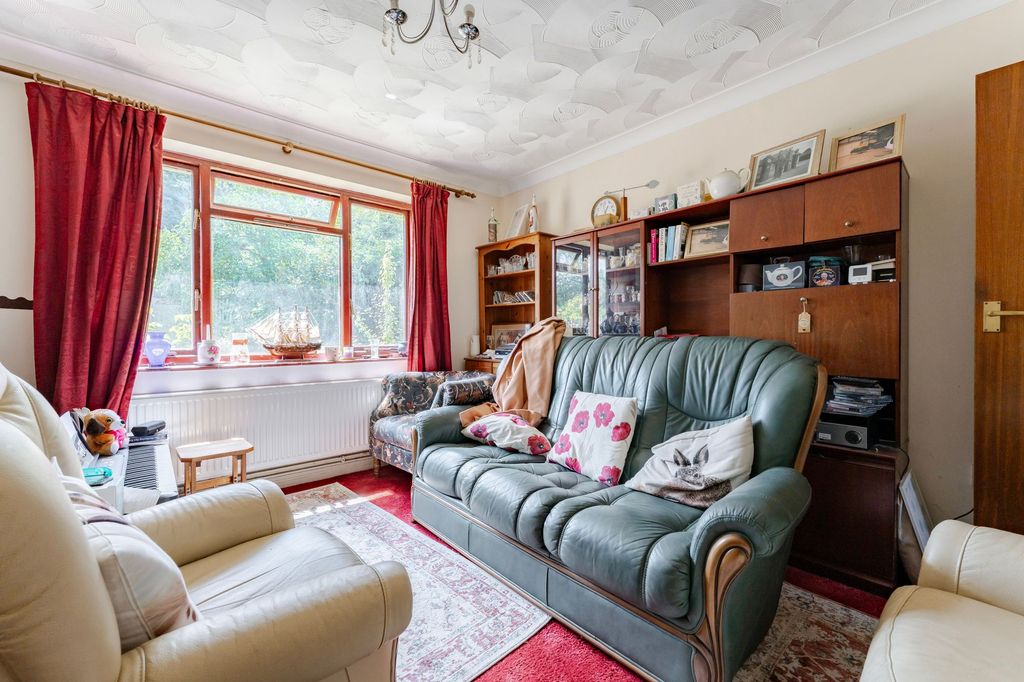 Property photo 3 of 14
