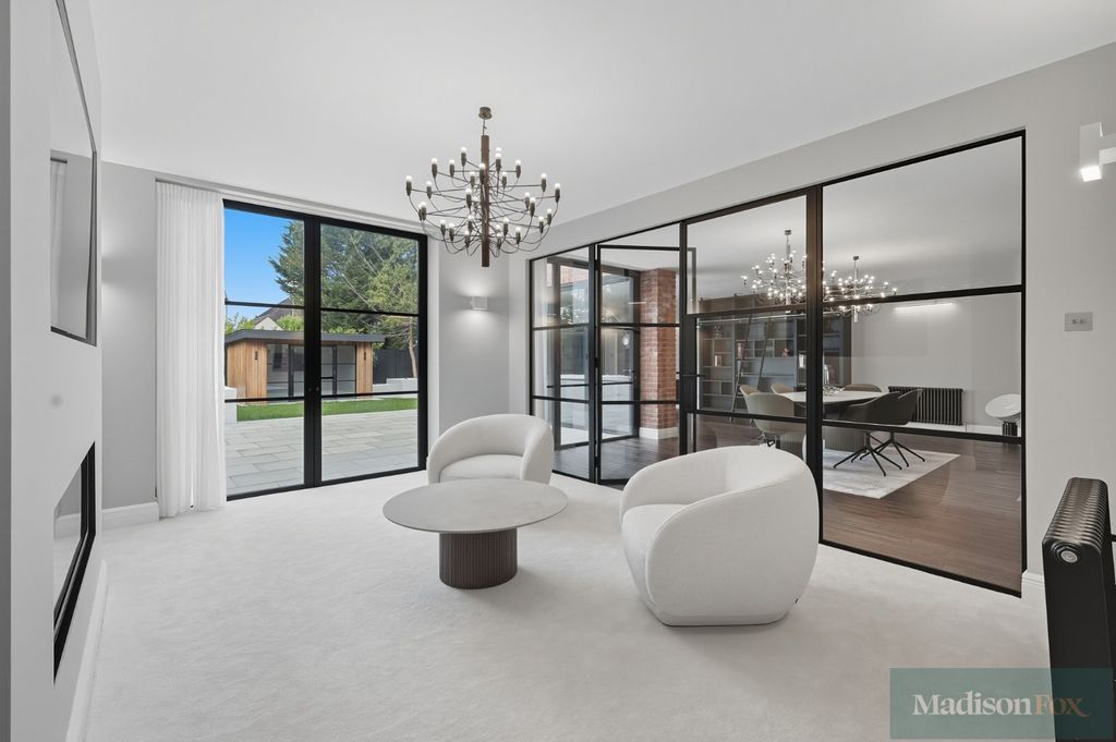 Property photo 1 of 56 Picture No. 43