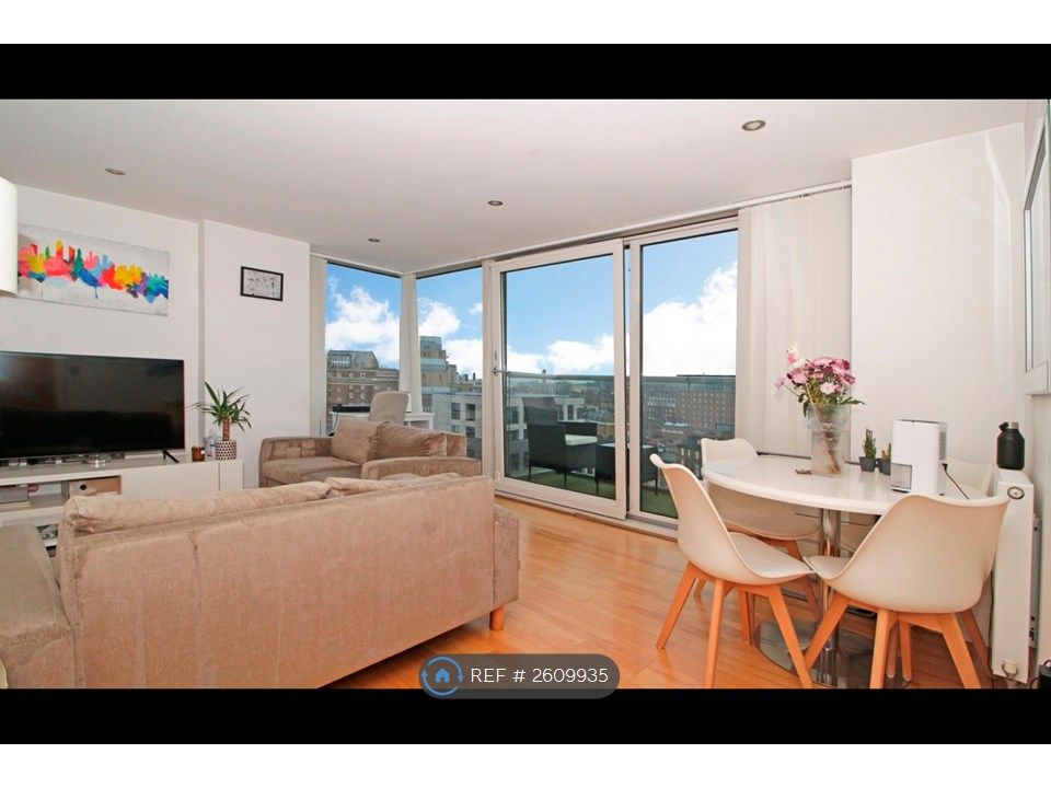 Property photo 1 of 12 Lounge