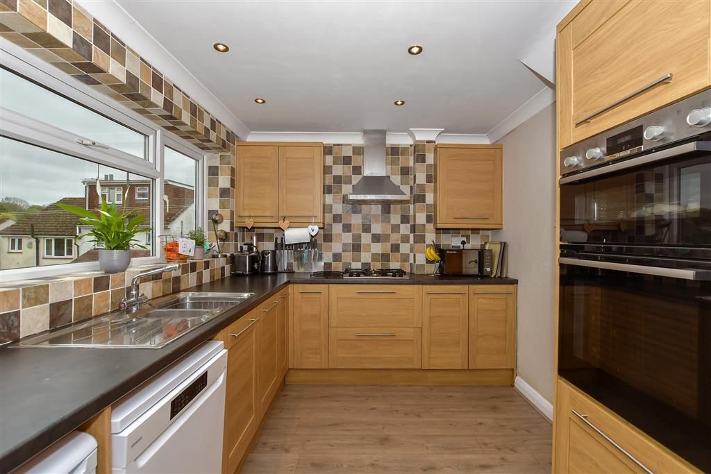 Property photo 1 of 14 Kitchen
