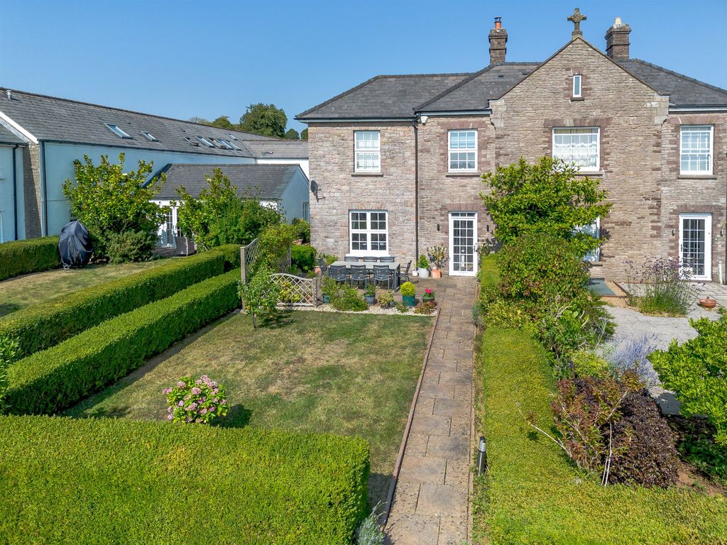 Property photo 1 of 39