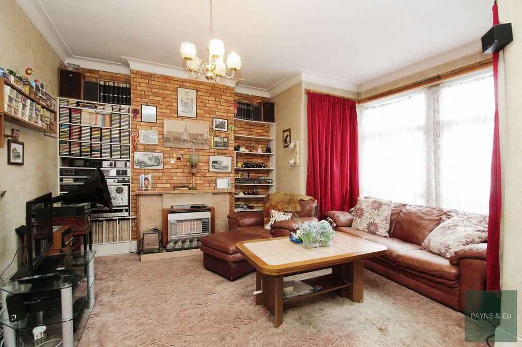 Property photo 2 of 16