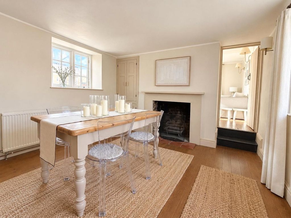 Property photo 3 of 24 Dinning Room