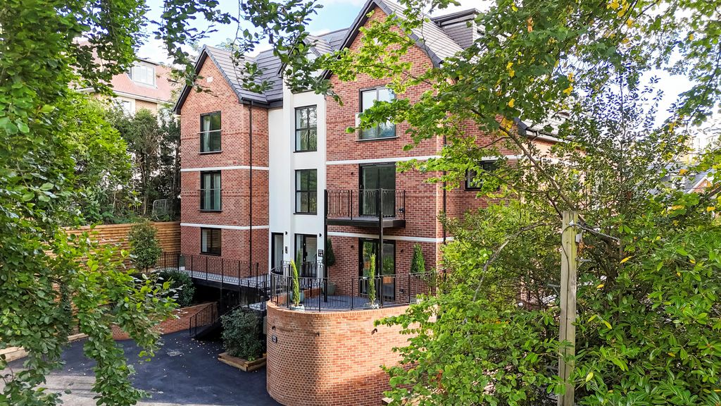 Property photo 1 of 17 Image