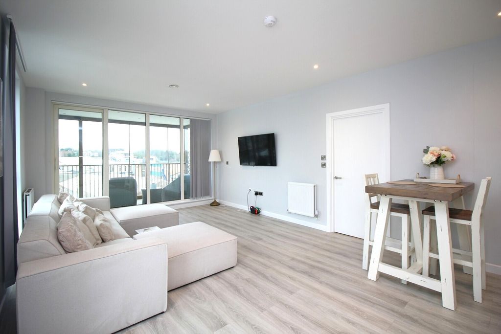 Property photo 2 of 10 Lounge View 2